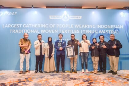 Kementerian Ekraf Raih Rekor Dunia GWR dengan 306 Pegawai Kenakan Wastra Nusantara