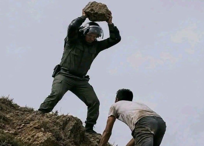 Aksi Viral Penjaga Perbatasan Hantam Warga Maroko Usai Menyeberang ke Cueta dengan Batu Besar, Italia Vs Spanyol Memanas