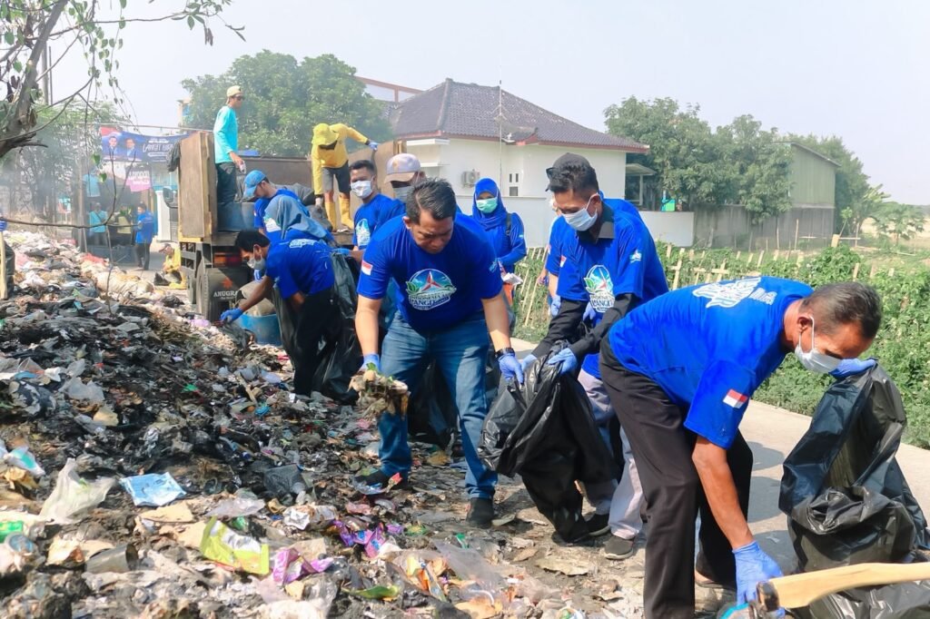 Gerakan Langit Biru Indonesia Asri: Demokrat Bersihkan 386,5 Ton Sampah di Berbagai Daerah