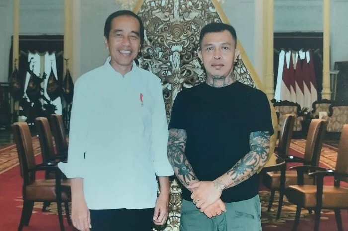 Panglima Jilah Diundang ke Acara Adat Dayak: Tanda Safari Politik Jokowi?