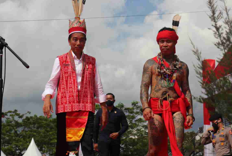 Profil Panglima Jilah, Pemimpin TBBR yang Mengundang Jokowi ke Acara Adat Dayak