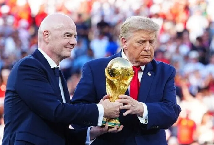 Donald Trump Mengingatkan FIFA: Mengganti Gianni Infantino Berisiko Menjadi Kesalahan Fatal