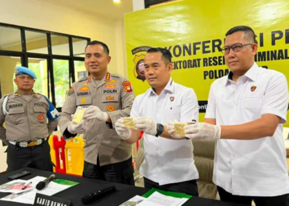 Oknum Anggota DPRD Sintang Ditangkap Bawa 3 Kg Emas Senilai Rp6,2 Miliar