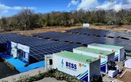 Pemerintah Luncurkan Program PLTS 100 GWp, Bahlil Targetkan Semua Desa Nikmati Listrik
