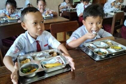 DPR Dorong Pemerintah Pisahkan Anggaran Pendidikan dan MBG Mulai APBN 2027
