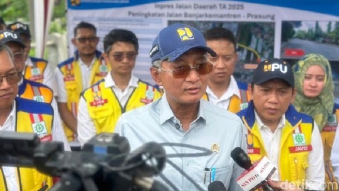 Kementerian PU Distribusikan 12 Ribu Liter Air Bersih untuk Warga Mamuju Terdampak Kekeringan