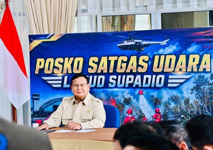 Presiden Prabowo Tiba di Kalbar dan Pimpin Rapat Penanganan Karhutla