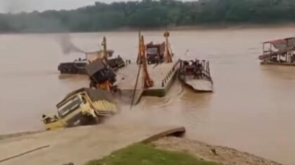 Truk dan Alat Berat Terjun ke Sungai Batanghari, Satu Korban Tewas