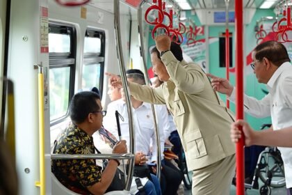 Prabowo Uji Coba LRT Kelapa Gading-Manggarai: Pengalaman Naik yang Luar Biasa