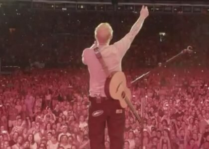 Ed Sheeran Ditinggal Banyak Fans Setelah Macklemore Dihapus dari Daftar Opening Act Konser 'Loop Tour' 2026