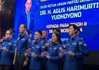 Andry Hakim Bergabung dengan Partai Demokrat, Dapat KTA dari Ketua Umum Agus Harimurti Yudhoyono