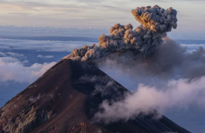 11 Gunung Api Erupsi di 2026 yang Mengingatkan Indonesia akan Kekuatan Alam