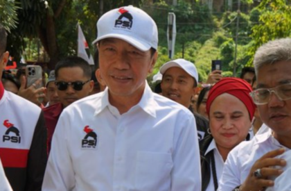 Jokowi Kunjungi Cirebon Hadiri Khitanan Putra Kiai Bersama PSI