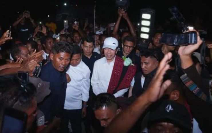 Penyintas Gempa Palue Mengeluh Kekurangan Air Bersih, Jokowi: Saya Tidak Bisa Berbuat Banyak