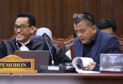 Sidang MK: Denny Indrayana Ungkap Masalah Suket Pendidikan Gibran yang Diterbitkan Dalam Sehari