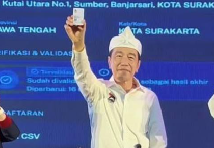 Guntur Romli dari PDIP Soroti Jokowi yang Pamer KTA PSI dan Diminta Ijazah