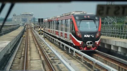 Presiden Prabowo Ajak Danantara Perluas Rute LRT Jakarta ke JIS