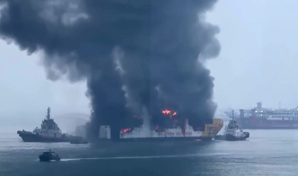 Kapal KMP Batumandi Terbakar di Selat Sunda, Enam Penumpang Tewas