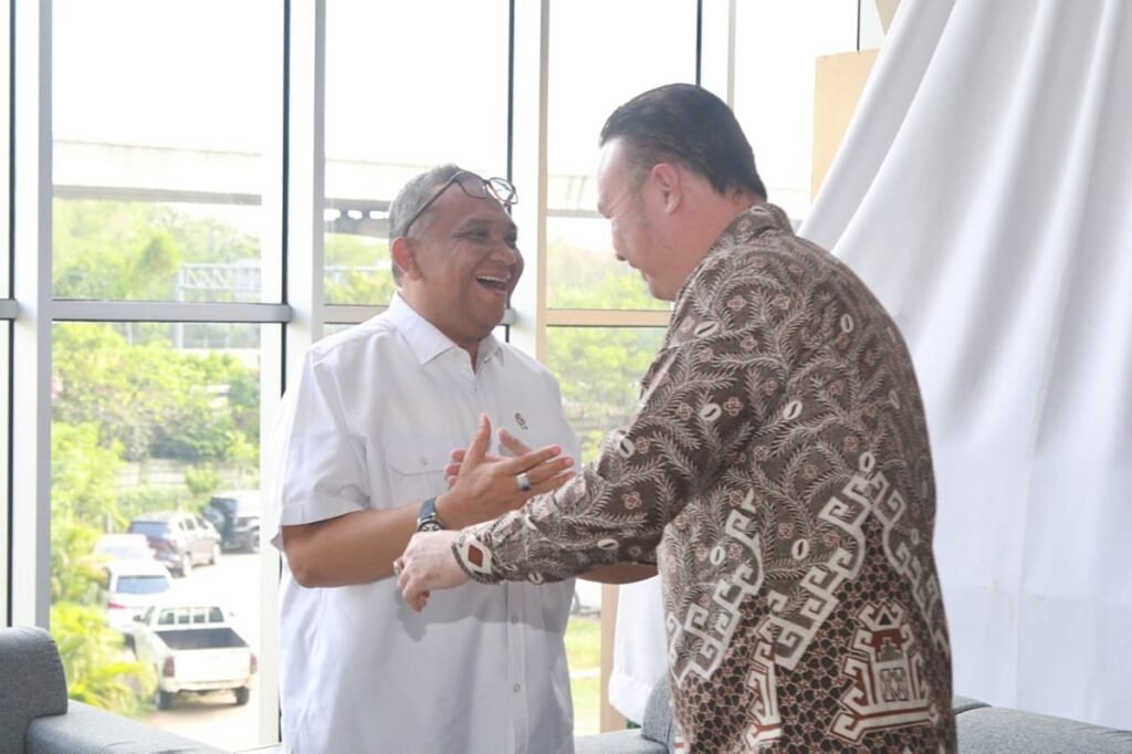 Wamenaker Afriansyah Dukung Transfer Teknologi Whoosh untuk Kemandirian SDM Indonesia