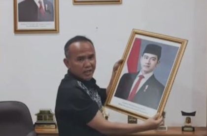 Kader PDIP dan Wakil Ketua DPRD Sukabumi Viral Turunkan Foto Gibran