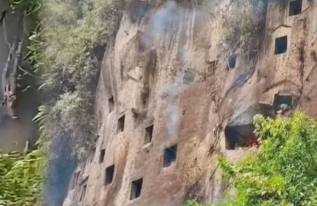 Karhutla Toraja Utara Diduga Berasal dari Sabotase, Puluhan Kuburan Batu Tradisional Terkena Imbas