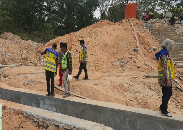 REHABILITASI EMBUNG - Menteri PU Dody Hanggodo menggenjot jajarannya merehabilitasi sejumlah fasilitas perairan untuk menjaga ketahanan air nasional. Terbaru, Kementerian PU yang dipimpinnya melakukan rehabilitasi Embung Ulu Benua Konawe Sultra, yang nantinya akan bisa menampung air hingga 36 ribu meter kubik. Berikut selengkapnya, Jumat (2/10/2026). OFFICIAL HUMAS KEMEN PU/REPRO