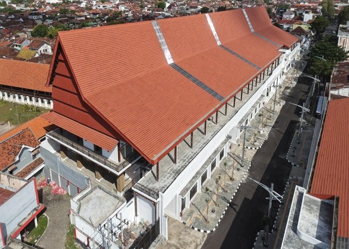 REVITALISASI INFRASTRUKTUR WISATA - Tampilan baru Asrama Inggrisan Banyuwangi setelah direnovasi oleh Kementerian PU. Kementerian PU baru-baru ini resmi menuntaskan revitalisasi Asrama Inggrisan Banyuwangi. Menteri PU Dody Hanggodo pada Jumat (2/10/2026) mengungkapkan revitalisasi ini diharapkan bisa mengangkat perekonomian dan pengembangan pariwisata di Banyuwangi. OFFICIAL BIRO KOMUNIKASI PUBLIK KEMEN PU/REPRO