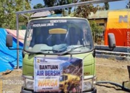 PEMULIHAN PASCAGEMPA NTT - Sejumlah peralatan sanitasi dan air bersih didistribusikan kepada warga terdampak gempa NTT. Kementerian PU bergerak cepat memastikan pemulihan infrastruktur pascagempa NTT. Menteri PU Dody Hanggodo memastikan infrastruktur baru lebih kokoh dan tahan risiko bencana. Berikut selengkapnya, Kamis (8/10/2026). OFFICIAL BIRO KOMUNIKASI PUBLIK KEMEN PU/REPRO