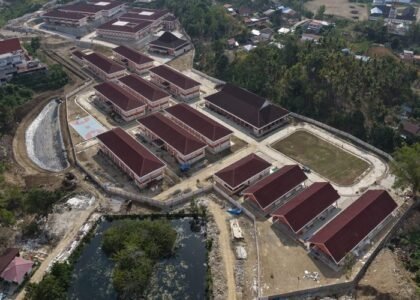 SEKOLAH RAKYAT - Kementerian PU mengejar percepatan pembangunan Sekolah Rakyat di Sulawesi Barat. Menteri PU menyebut sekolah ini sebagai bagian upaya pemerintah menciptakan Generasi Indonesia Emas 2045. Berikut selengkapnya, Kamis (8/10/2026). OFFICIAL BIRO KOMUNIKASI PUBLIK KEMEN PU/REPRO