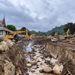BANGUN DAM - Menteri PU Dody Hanggodo menginstruksikan Ditjen SDA Kementerian PU membangun Sabo Dam di hulu Sungai Batang Baliang, Solok, Sumatera Barat. Menurut Dody, ini penting sebagai langkah mitigasi pencegahan ancaman Galodo di masa mendatang. Berikut selengkapnya, Rabu (14/10/2026) OFFICIAL BIRO KOMUNIKASI PUBLIK KEMENTERIAN PU/REPRO