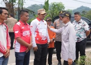 INSPEKSI LANGSUNG - Menteri PU Dody Hanggodo melakukan inspeksi langsung ke lokasi penanganan pascabencana di Sumatera Barat (Sumbar), Senin (19/10/2026). Dody Hanggodo memerintahkan jajarannya untuk memegang komitmen menghasilkan karya terbaik yang bisa tahan bencana dan siap mengantisipasi tragedi serupa di masa mendatang. OFFICIAL BIRO KOMUNIKASI PUBLIK KEMENTERIAN PU/REPRO
