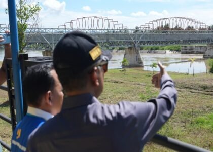 KUNJUNGI ACEH - Menteri PU Dody Hanggodo menginspeksi kesiapan infrastruktur pengendalian banjir dalam kunjungannya ke Aceh, Selasa (20/10/2026) lalu. Politisi Partai Demokrat yang juga orang nomor 1 di Kementerian PU tersebut memastikan infrastruktur pengendalian banjir di Aceh sudah siap untuk menghadapi musim hujan di penghujung 2026 yang akan segera tiba. OFFICIAL BIRO KOMUNIKASI PUBLIK KEMENTERIAN PU/REPRO