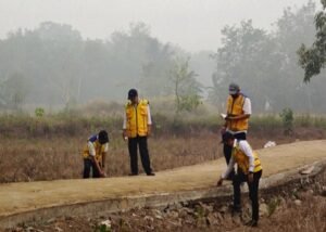 LIBATKAN WARGA - Petugas Kementerian PU melakukan pengecekan infrastruktur yang dibangun dalam program PISEW 2026. Lewat PISEW 2026, Kementerian PU sukses mempercepat pembangunan nasional untuk membantu ekonomi masyarakat pedesaan sekaligus menyerap tenaga kerja. Berikut lengkapnya, Rabu (28/10/2026). OFFICIAL BIRO KOMUNIKASI PUBLIK KEMENTERIAN PU/REPRO