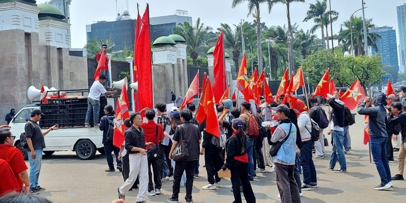 Demo Mahasiswa di DPR Tuntut Pemerintah Implementasikan Pendidikan Gratis