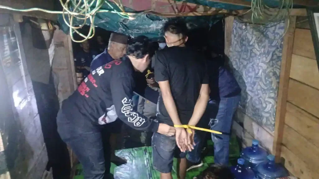 Polisi Gerebek Tiga Wilayah Kampung Narkoba, 104 Orang Diamankan di Makassar