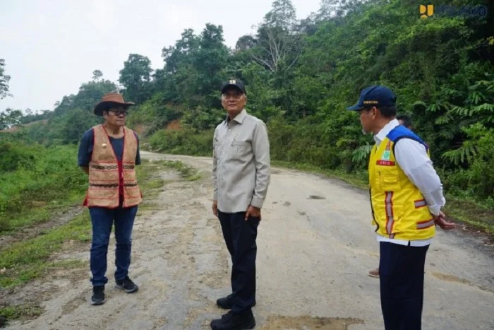 Menteri PU Percepat Pembangunan 2.300 Km Jalan Perbatasan Kalimantan-Malaysia