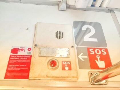 Tombol SOS KRL Bogor-Jakarta Tertekan Secara Tidak Sengaja, Penumpang Panik